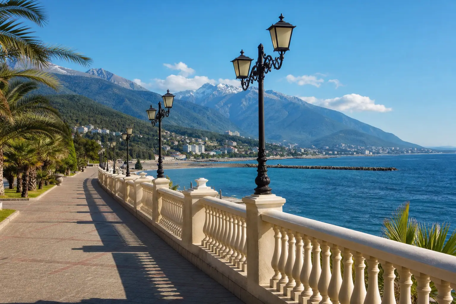 Панорама моря и гор